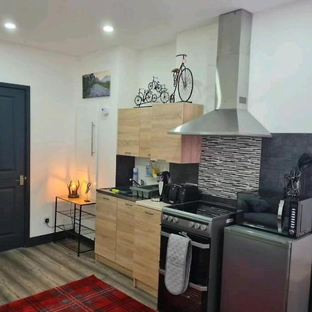 Charming 1-Bed Apartment In بيبلز المظهر الخارجي الصورة