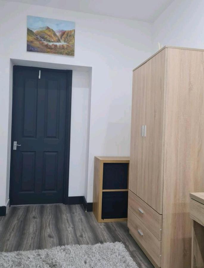 Charming 1-Bed Apartment In بيبلز المظهر الخارجي الصورة